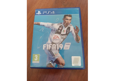 İmzalı Cristiano Ronaldo FIFA 19 PS4 Oyun